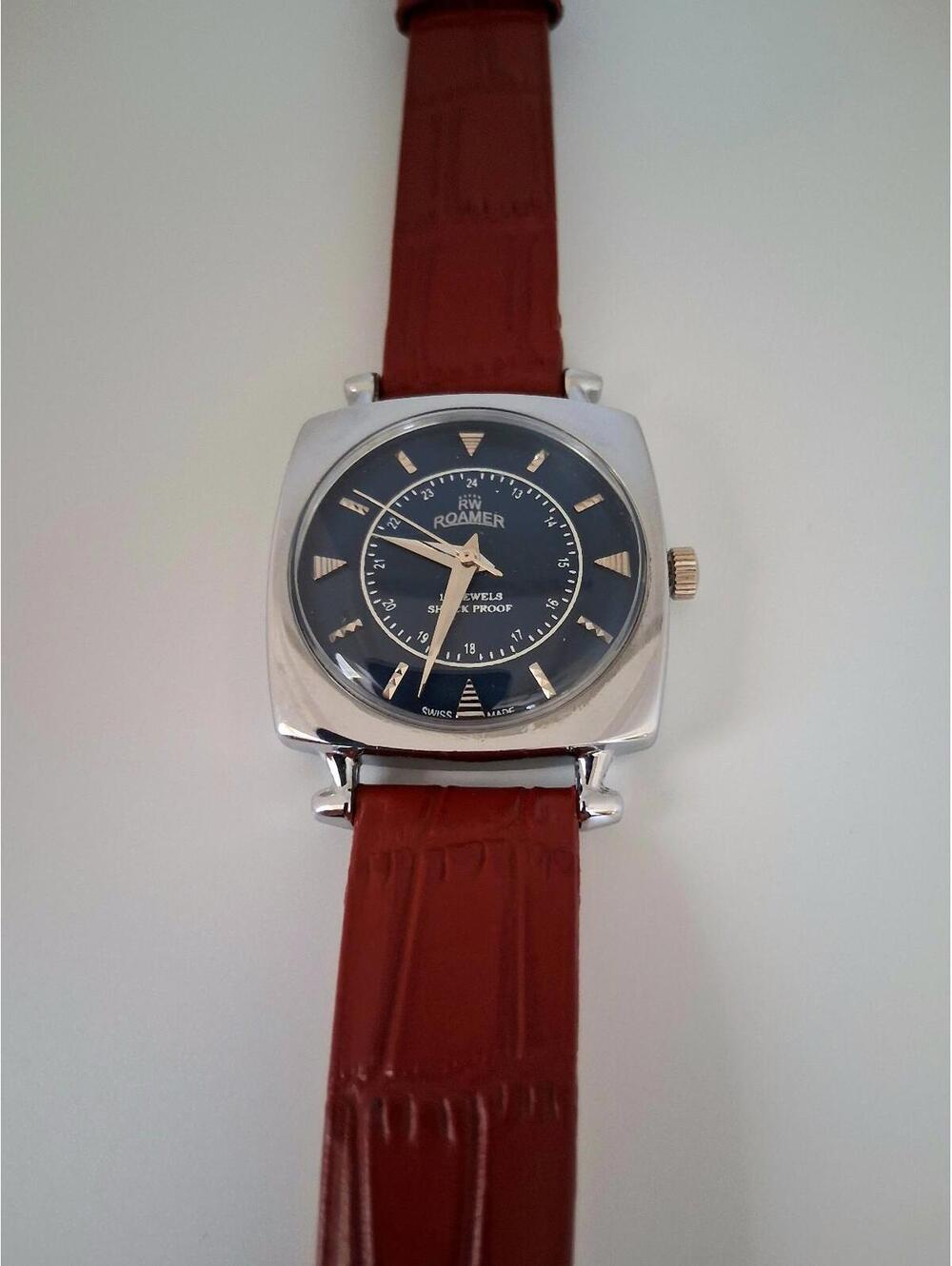 Vintage Roamer Men's Leather Mechanical Watch RARE - Picture 3 of 6